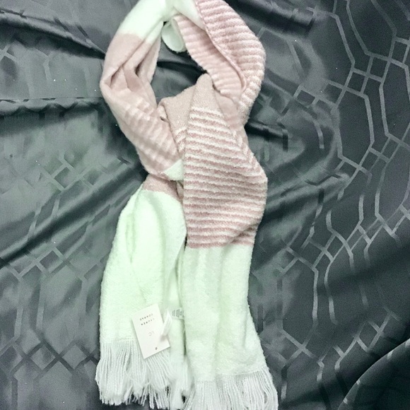 LAUREN CONRAD Cozy Blush Pink and White Scarf - Picture 2 of 2